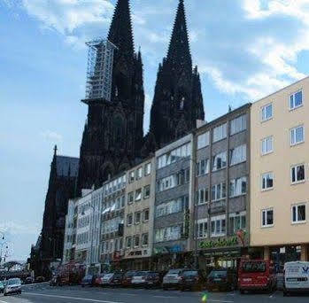 Apartment First Domizil Cologne